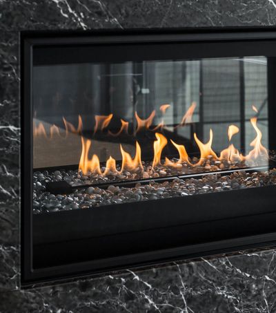 Montigo: 42" Phenom See-Through (Electronic Ignition)
