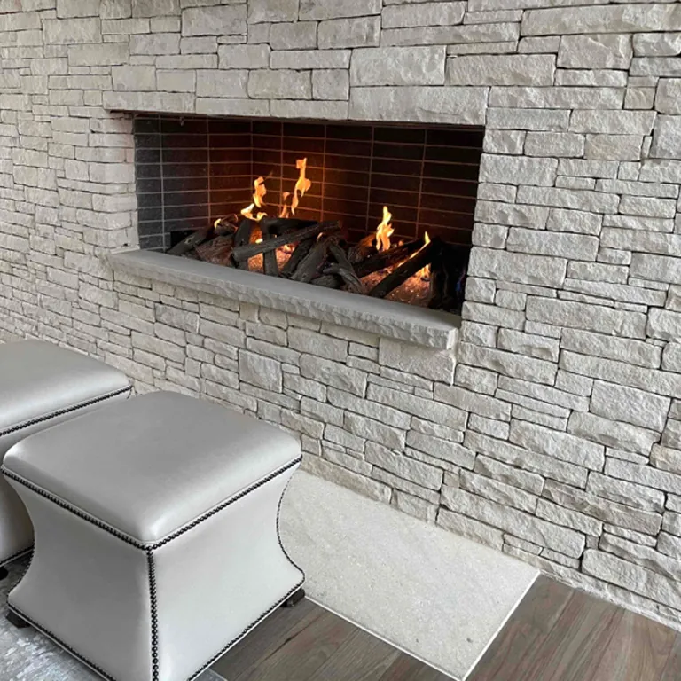 Linear burner with Western Drift log styling